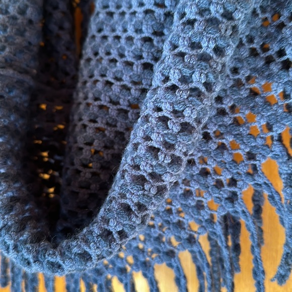 Pretty denim blue knit fringe infinity scarf - Picture 2 of 4